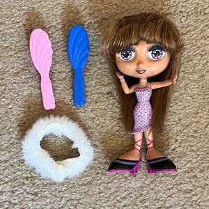 Diva Starz Nikki Mattel Toy Doll with Brushes and Boa 1999